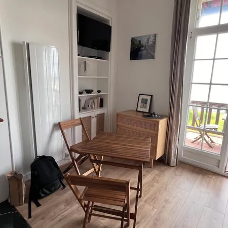 Appartement Face A La Mer, Sur