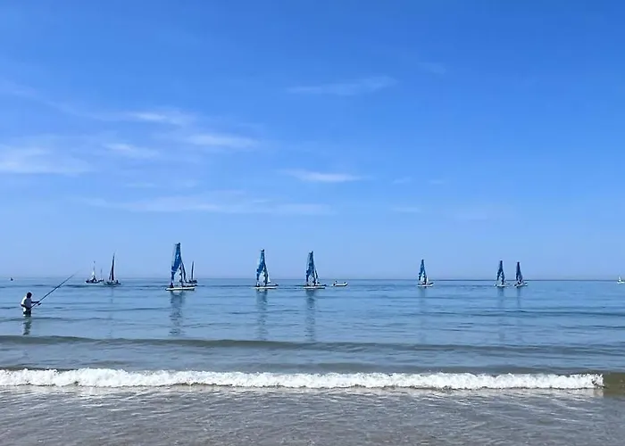 Apartment Face A La Mer, Sur *